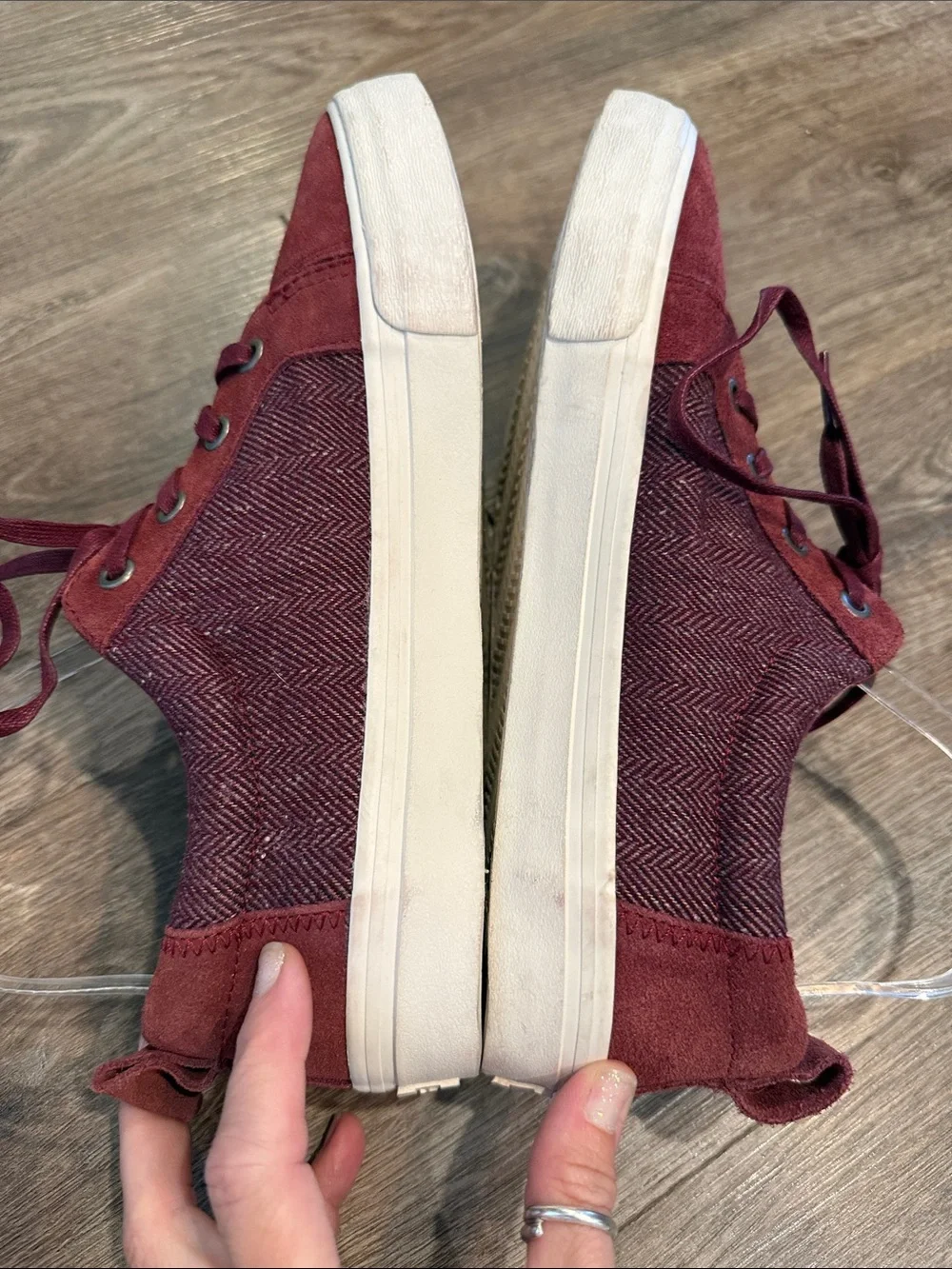 Tom’s Men’s Burgundy Suede Herringbone Sneakers Size 9